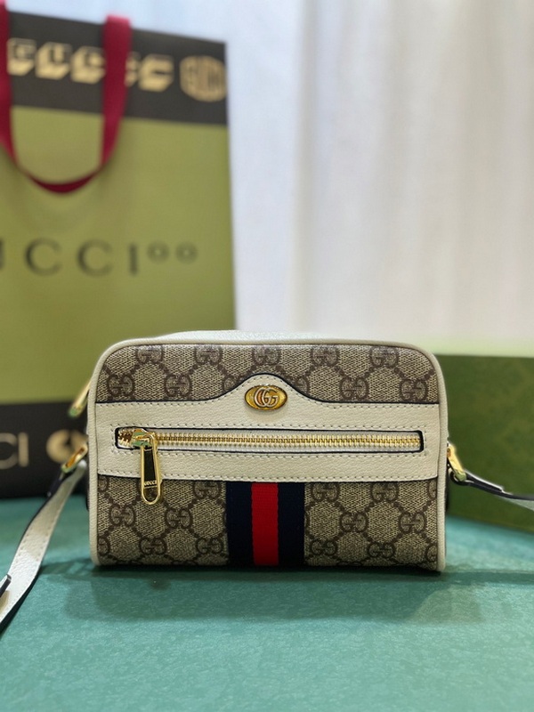 Gucci Handbags 958